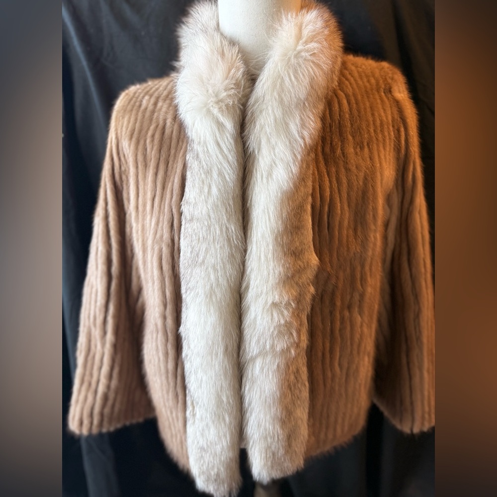 ✨ Authentic Vintage Saga Mink Fur Jacket ✨
